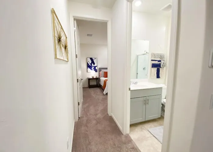Duplex Home, 1 Bedroom 1 Ba, Kitchen, Great Views *