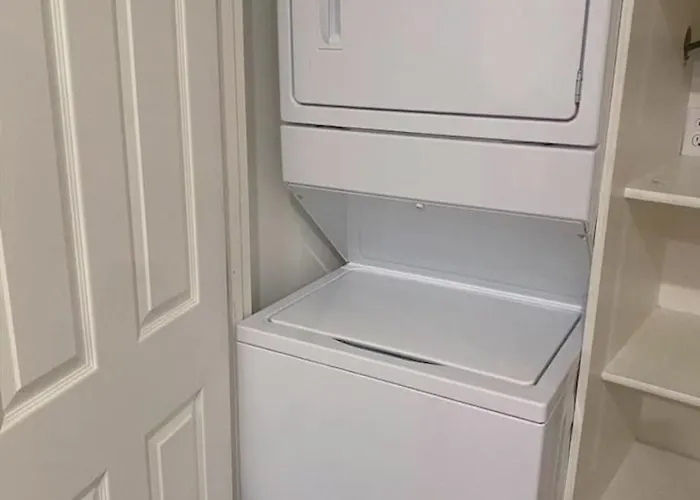 Duplex Home, 1 Bedroom 1 Ba, Kitchen, Great Views *